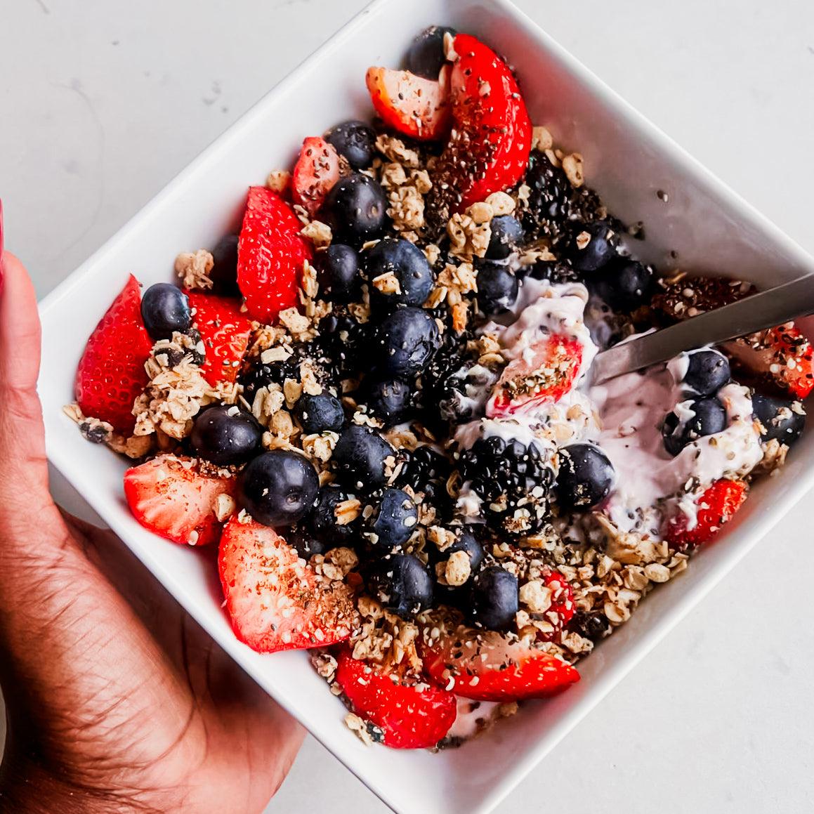 Yogurt Berry Breakfast Bowl - uQUEEN ORGANICS